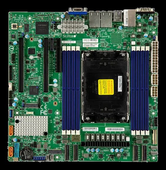 Scheda madre server con chipset Intel C741 e socket LGA4677