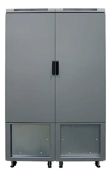 VERAK® EMC — Versione configurata – armadi accoppiati con porte ridotte e pannelli connettori 10U