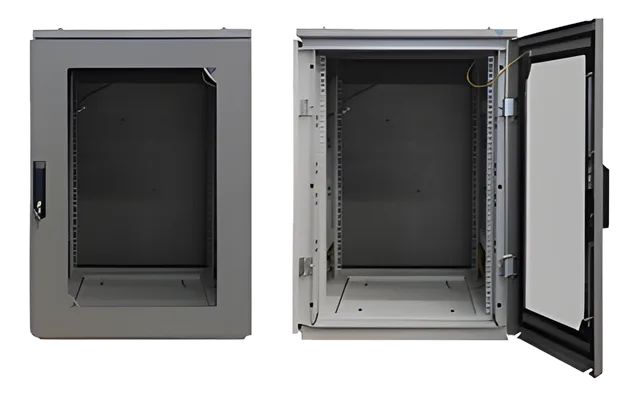 VERAK® IP65 — Versione configurata – Larghezza 600 mm · Esecuzione da muro armadio da 17U