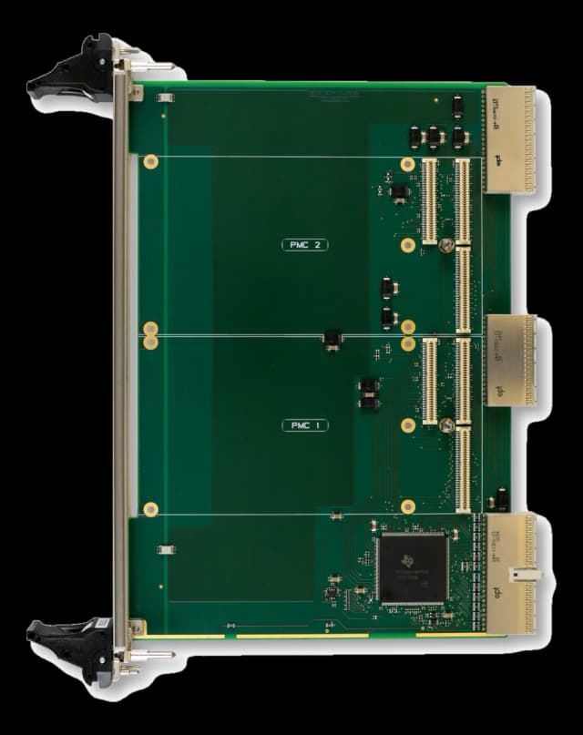 Scheda carrier CompactPCI 6U conforme a PICMG 2.0 R3.0