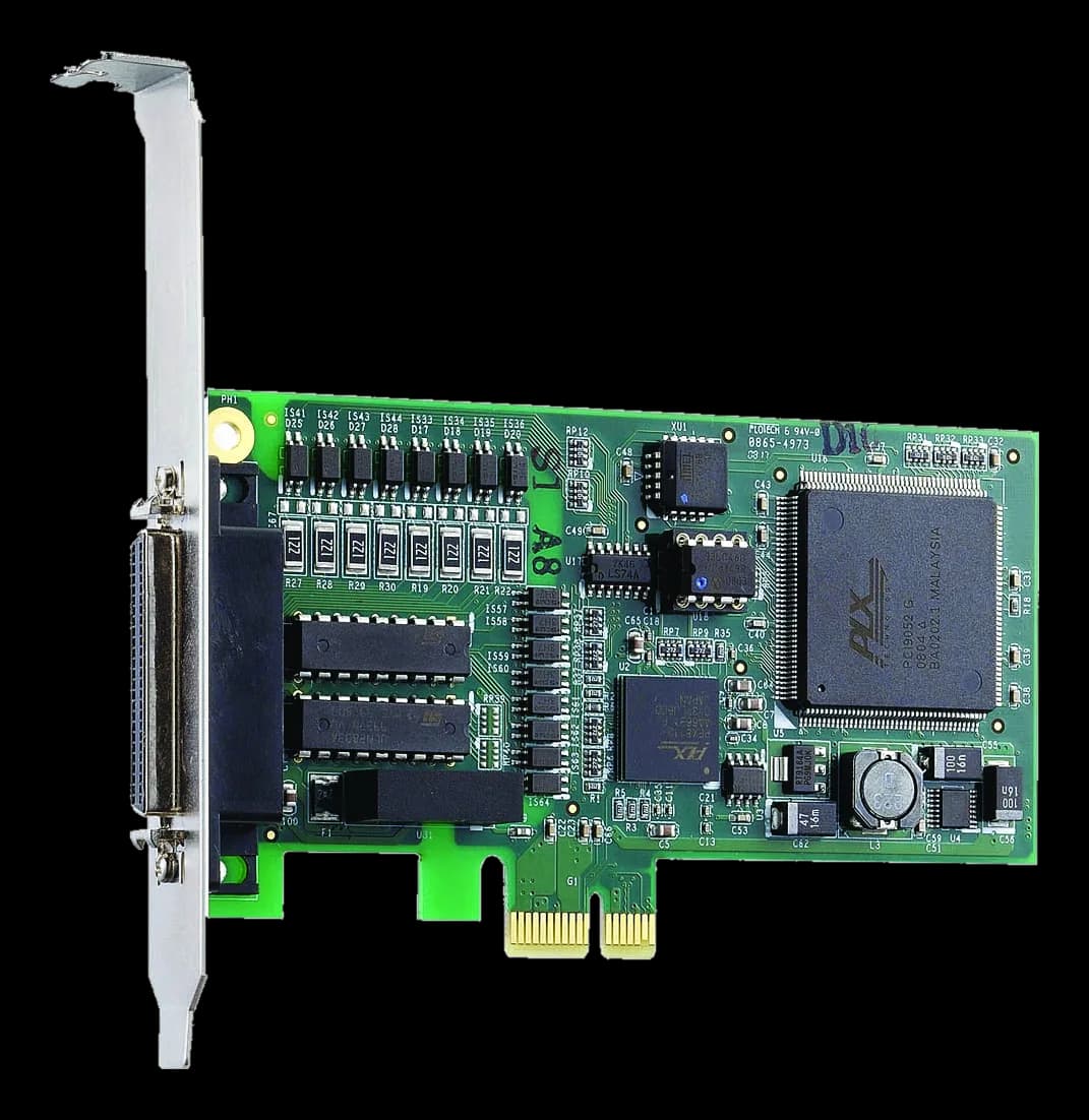 Scheda PCIe LPCIe-7230 con connettore DB37 e chip PLX, staffa metallica a profilo basso