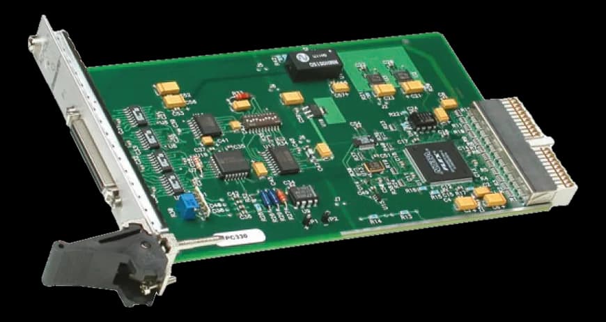 Scheda Acromag ACPC330 con connettore multipolare frontale e connettore posteriore per slot CompactPCI