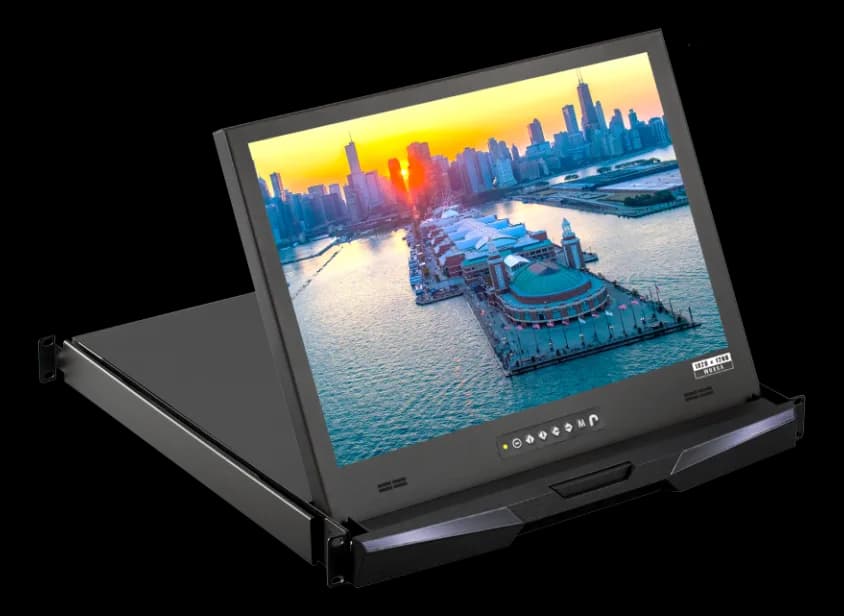 Monitor LCD Austin Hughes RP-X119 per rack, con schermo aperto che mostra un panorama urbano al tramonto, pulsanti di controllo sotto lo schermo e staffe laterali di montaggio