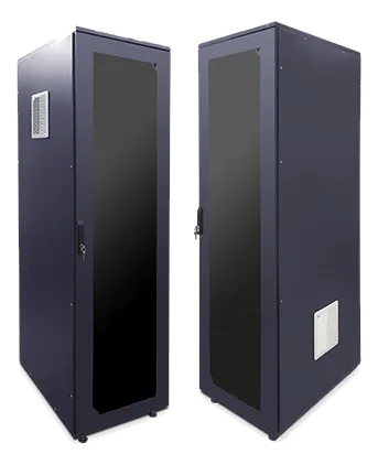 VERAK® IP54 — Versione configurata – Larghezza 800 mm · Ventilazione laterale forzata – RAL 9011