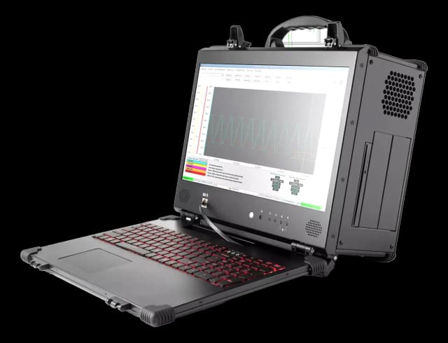 Workstation portatile industriale con display 17.3" e storage fino a 36TB