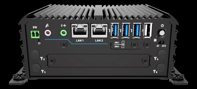 Computer embedded fanless con Intel Atom x7433RE/x7835RE e due slot EDGEBoost I/O