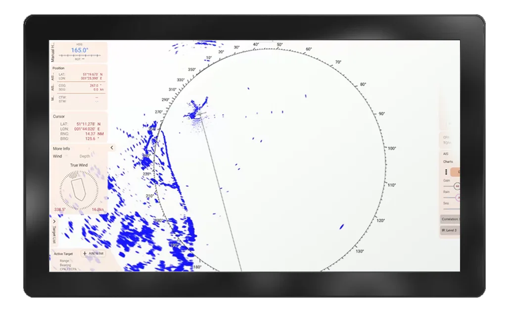 Display touchscreen del Premio AIO-W221-MX con schermata radar nautico e pannelli dati laterali