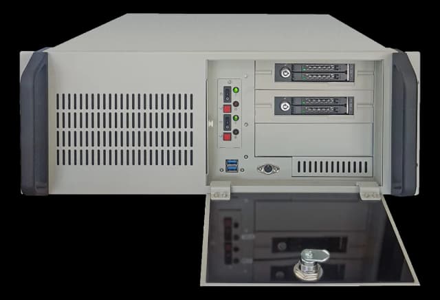 PC industriale su backplane PICMG 1.3 da rack 19″ 4U per schede SHB