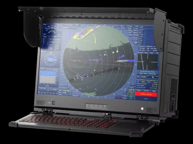 Workstation trasportabile con display 23.8" o 24" e fino a 7 slot di espansione