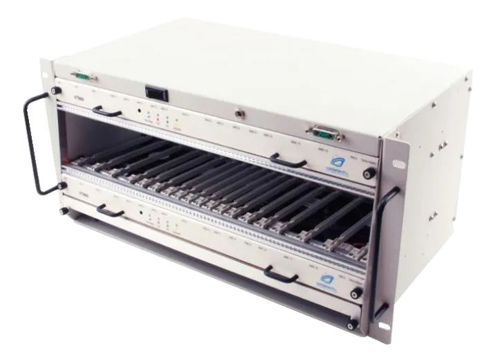 Chassis VadaTech VT860 MicroTCA con slot a doppia fila per schede e pannello frontale con connettori