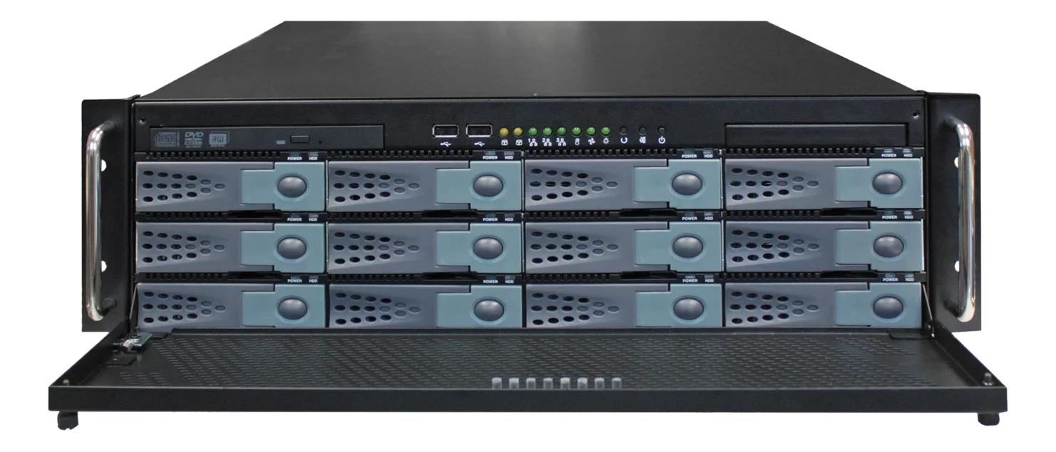 Server rack GO-380-WS con vano lettore ottico e dodici cassetti hard disk removibili sul fronte