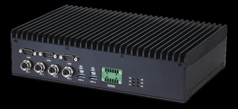 AVA-RAGX — Computer edge AI ferroviario fanless, EN 50155
