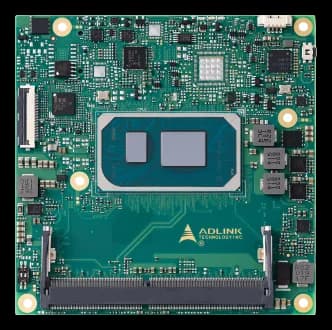 Modulo COM ADLINK cExpress-TL con chip centrale, componenti SMD e connettore a pettine sul bordo inferiore