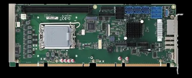 Scheda NuPRO-E47 con socket CPU, dissipatore, slot RAM, connettori SATA e porte posteriori