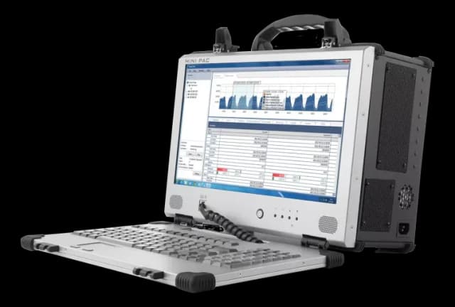 Workstation portatile da circa 7.5 kg con display 15.6" Full HD