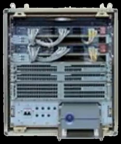 Sistema rugged trasportabile da 12 unità rack in contenitore SHERPAC