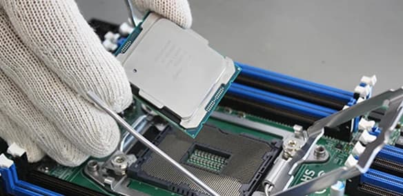 Montaggio del processore sulla motherboard